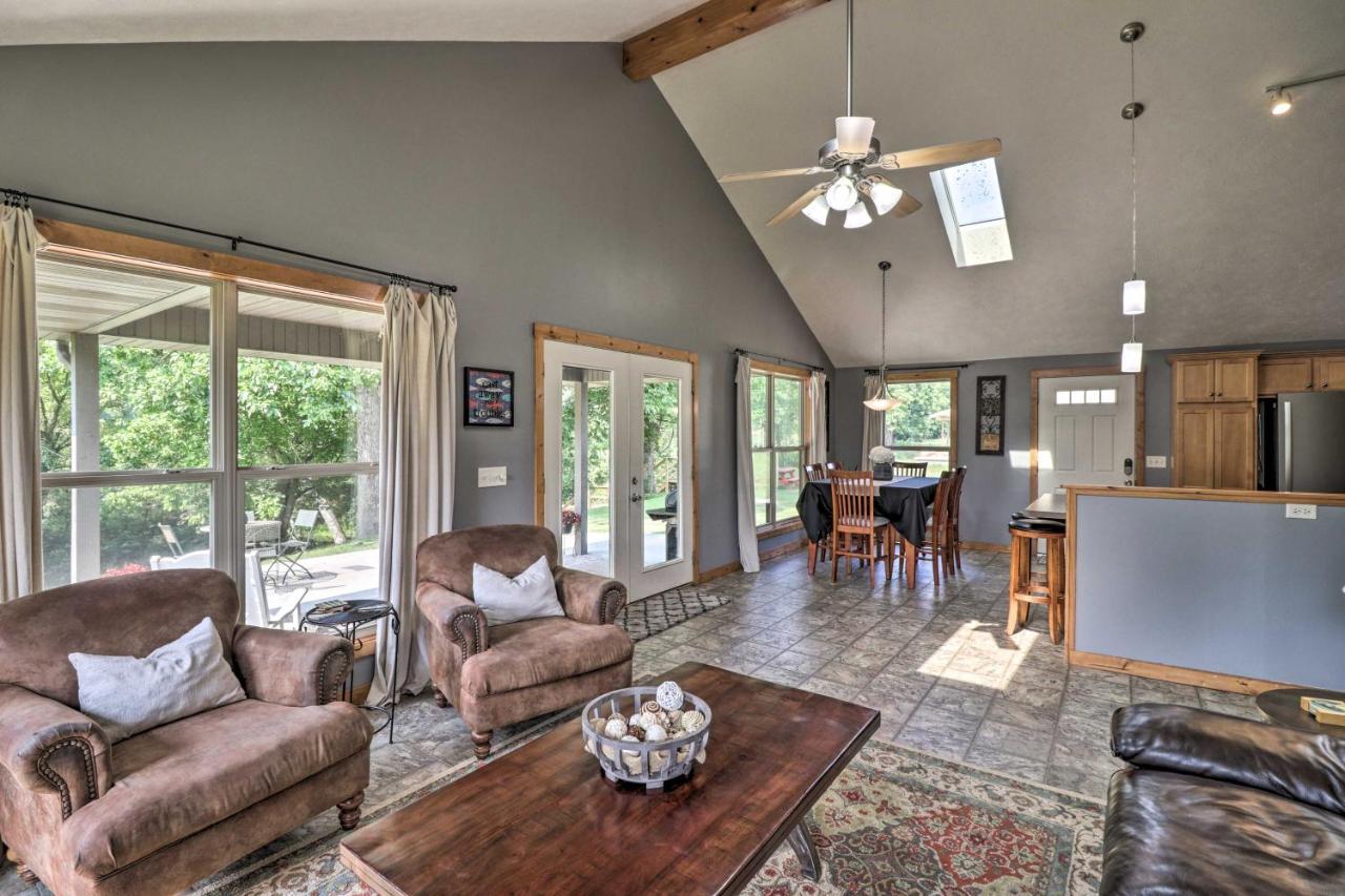Mountain Home Cottage With Deck On White River! Gassville Extérieur photo