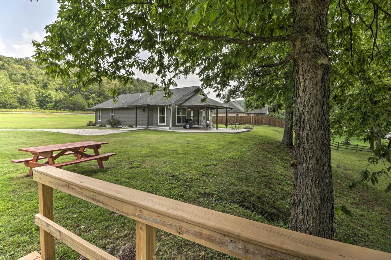 Mountain Home Cottage With Deck On White River! Gassville Extérieur photo